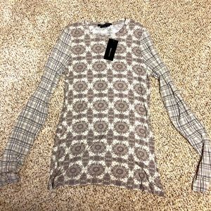 BCBG MAXAZRIA Long Sleeve T-shirt NWT Size Large